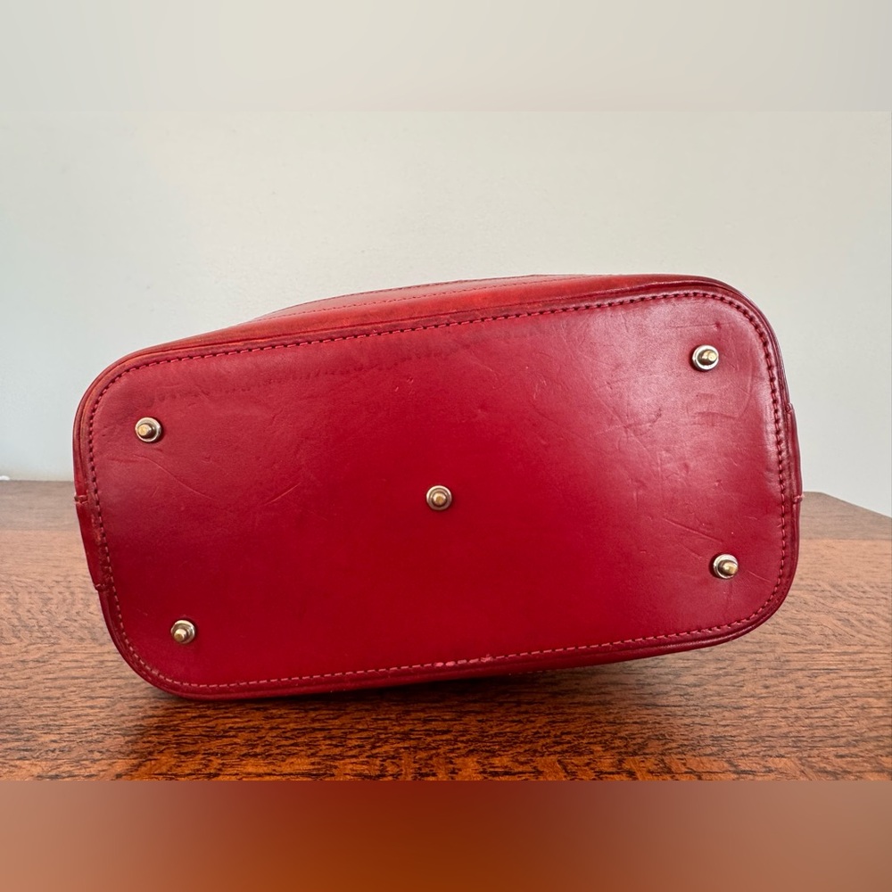 Dooney & Bourke Red/Pink Metallic Croc-Embossed Bucket/Shoulder Bag - RARE - Picture 6 of 16